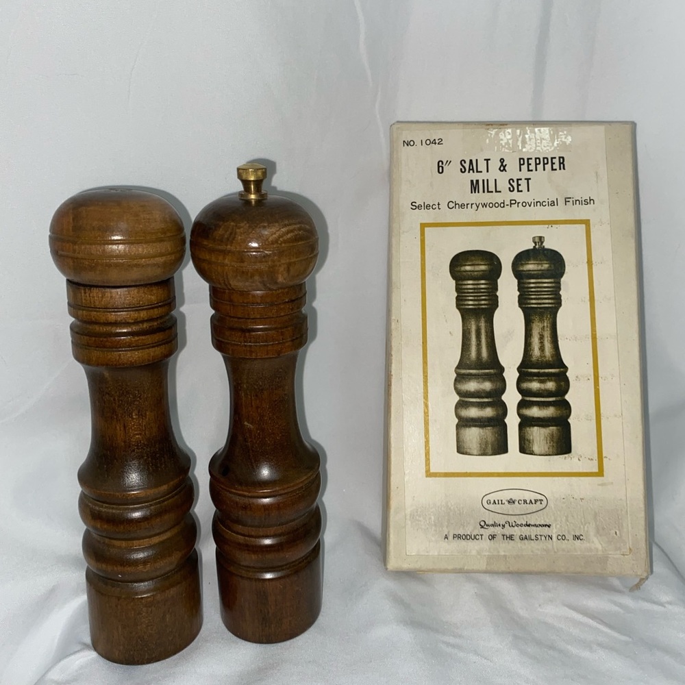 Vintage Gail Craft Salt & Pepper MIll